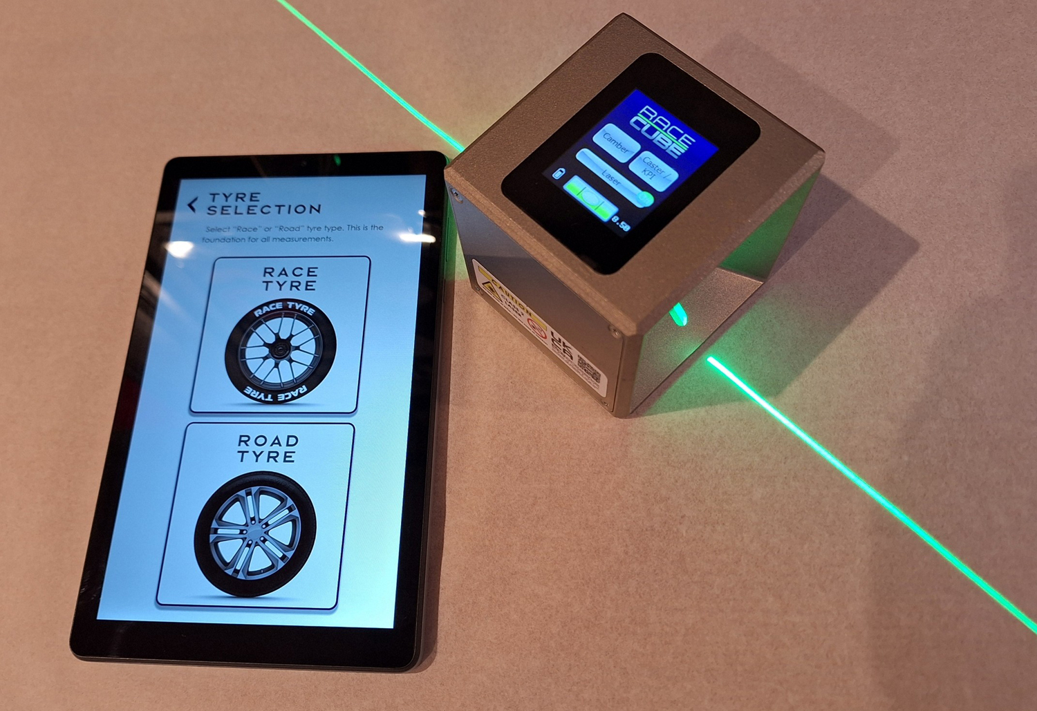 Using RACECUBE - app and device